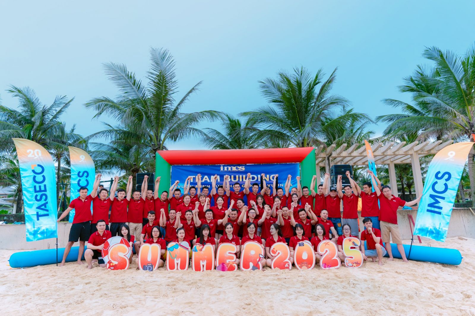 CBNV cùng nhau tham gia hoạt động Team Building